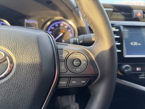 Used 2018 Toyota Camry L image 23