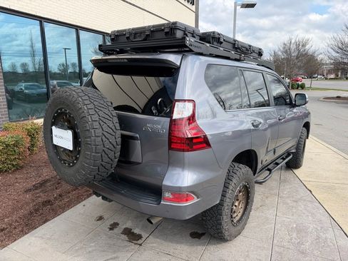 Used 2019 Lexus GX 460 Premium w/ Premium Package image 2