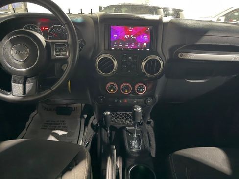 Used 2016 Jeep Wrangler Unlimited Rubicon w/ Connectivity Group AWD/4WD image 20