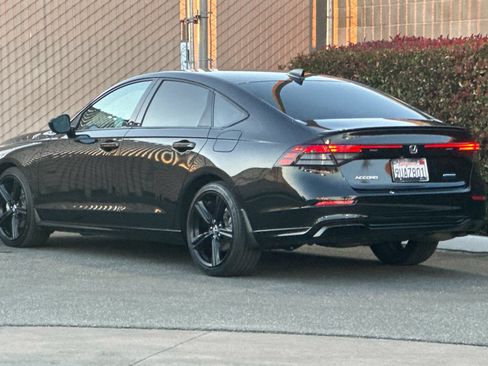Used 2025 Honda Accord Sport image 6