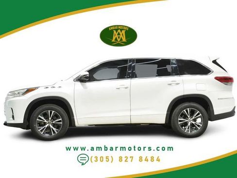 Used 2016 Toyota Highlander LE FWD image 1