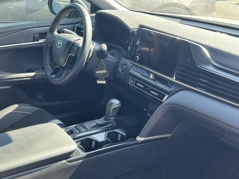 Used 2025 Toyota Camry SE w/ Convenience Package FWD image 10