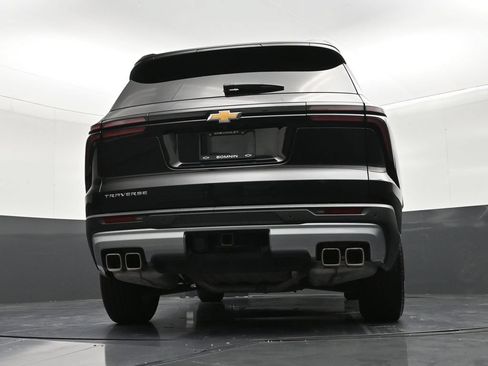 Used 2025 Chevrolet Traverse LT FWD image 23