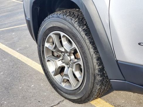 Certified 2020 Jeep Cherokee Trailhawk w/ Cold Weather Group image 32