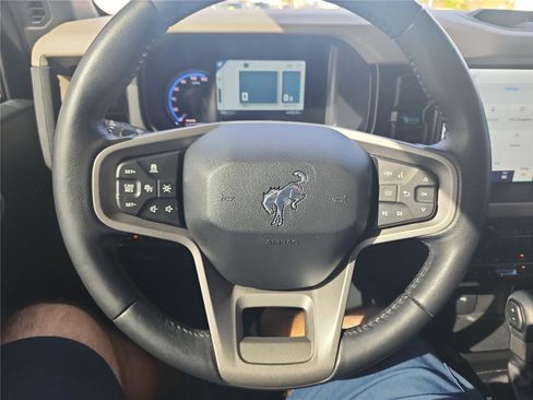 Used 2022 Ford Bronco Wildtrak image 36