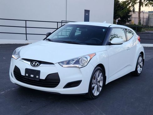 Used 2016 Hyundai Veloster image 1