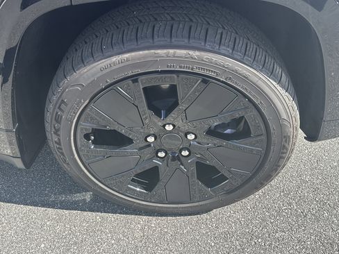 Used 2025 Jeep Wagoneer S Launch Edition image 26