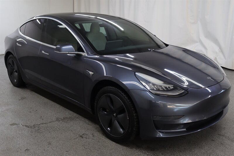 Used 2020 Tesla Model 3 Standard Range RWD image 1