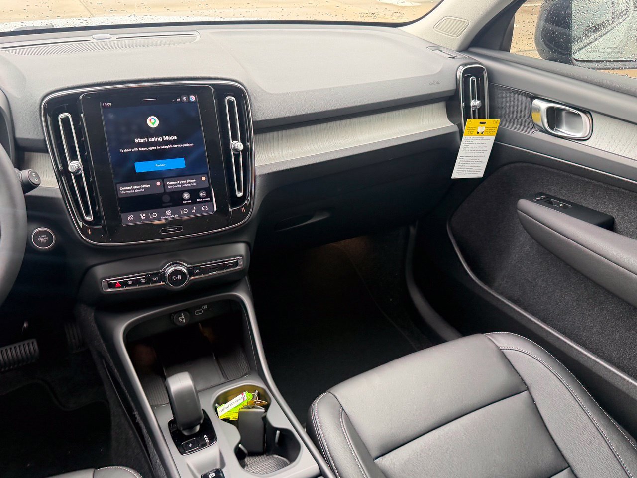 New 2026 Volvo XC40 B4 Core w/ Protection Package Premier FWD image 13