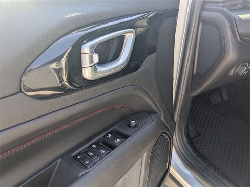 Used 2024 Jeep Compass Trailhawk image 13