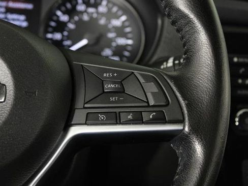 Certified 2020 Nissan Rogue SV FWD image 28