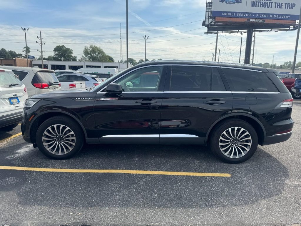 Used 2024 Lincoln Aviator Reserve AWD/4WD image 4