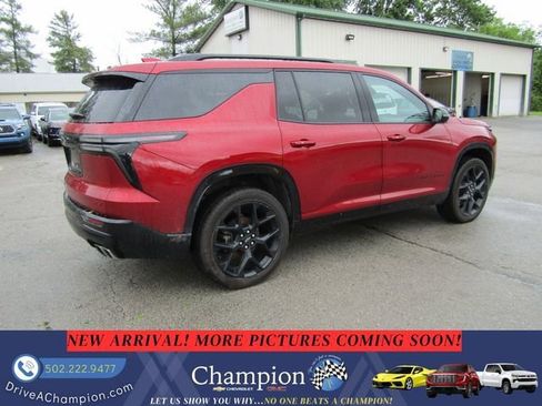 Used 2024 Chevrolet Traverse RS w/ LPO, Floor Liner Package AWD/4WD image 4