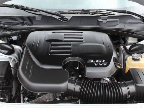 Used 2021 Dodge Challenger SXT RWD image 8