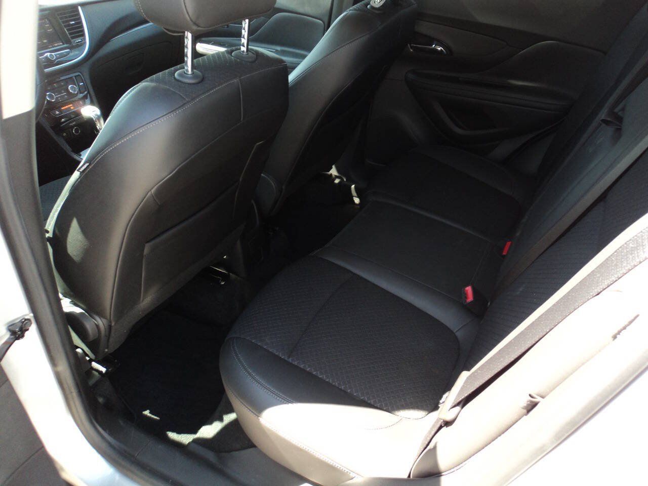 Used 2022 Buick Encore Preferred AWD/4WD image 10