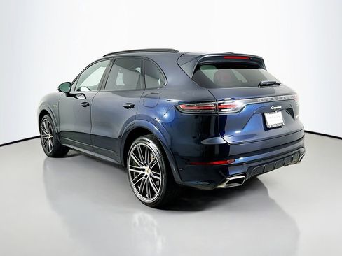 Used 2019 Porsche Cayenne E-Hybrid image 3