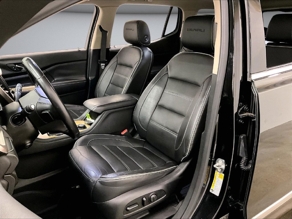 Used 2018 GMC Acadia Denali w/ Technology Package AWD/4WD image 21
