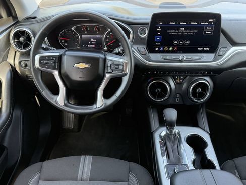 Used 2025 Chevrolet Blazer LT FWD image 11