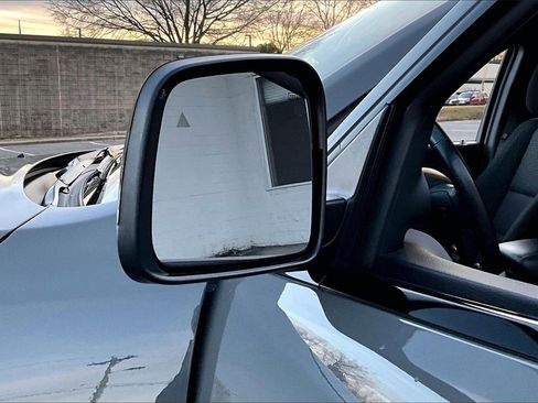 Used 2019 Jeep Grand Cherokee Laredo image 27