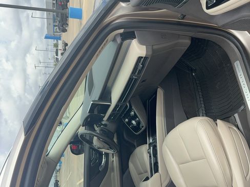 Used 2021 Lincoln Corsair FWD w/ Convenience Package image 12