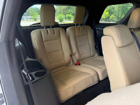 Used 2016 Ford Explorer XLT w/ Equipment Group 202A FWD image 12