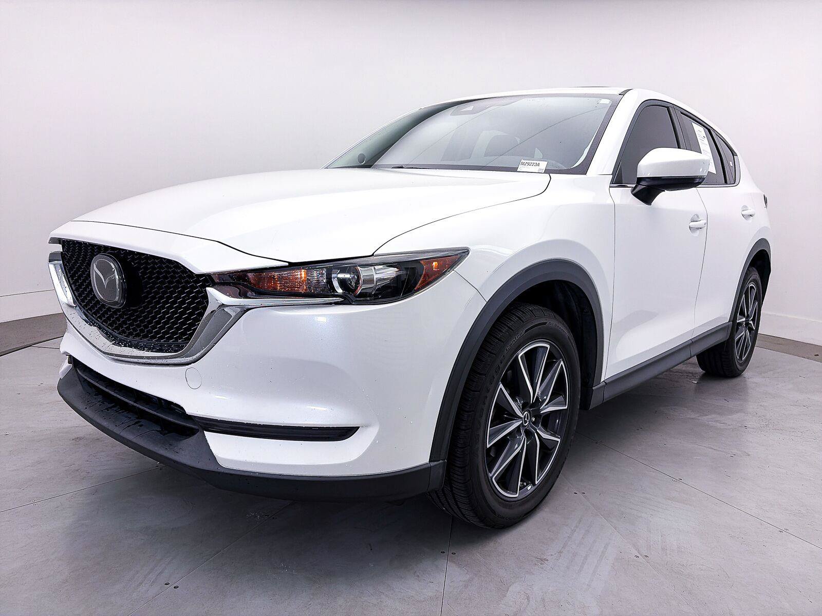 Used 2018 MAZDA CX-5 Touring w/ Preferred Equipment Package FWD image 3