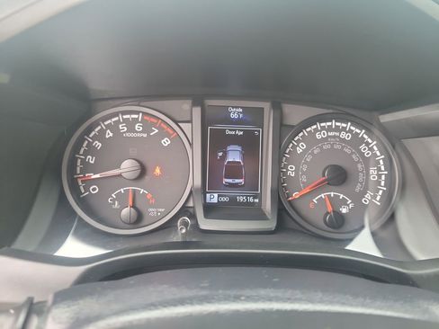 Certified 2023 Toyota Tacoma SR image 32