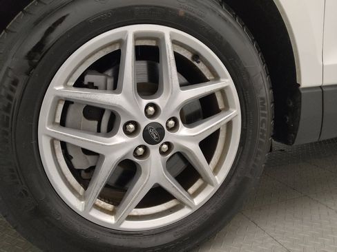 Used 2024 Ford Edge SEL image 31