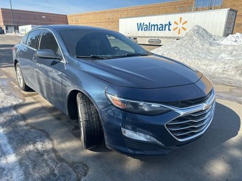 Used 2020 Chevrolet Malibu LT image 2