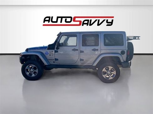 Used 2016 Jeep Wrangler Unlimited Sahara w/ Connectivity Group image 4