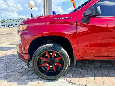 Used 2019 Chevrolet Silverado 1500 Custom w/ Custom Value Package RWD image 10