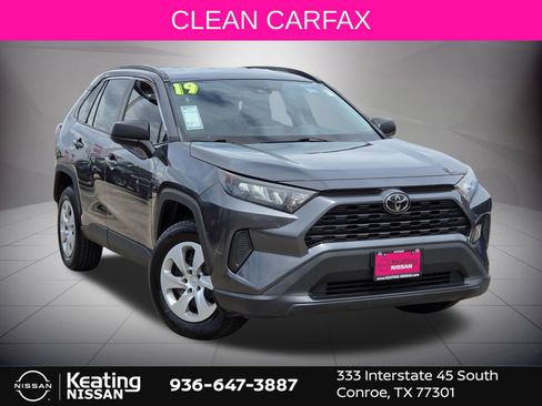 Used 2019 Toyota RAV4 LE FWD image 5