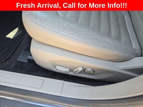 Used 2017 Ford Fusion SE FWD image 11