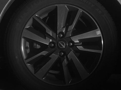 Used 2025 Nissan Versa SV image 12