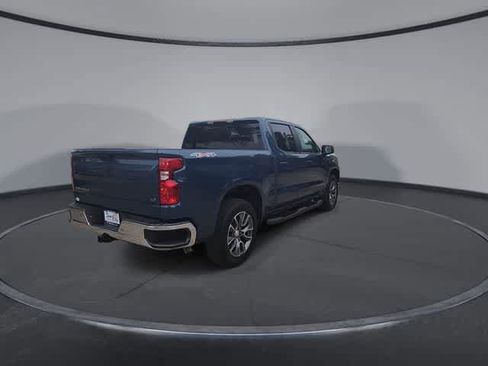 Used 2024 Chevrolet Silverado 1500 LT AWD/4WD image 8