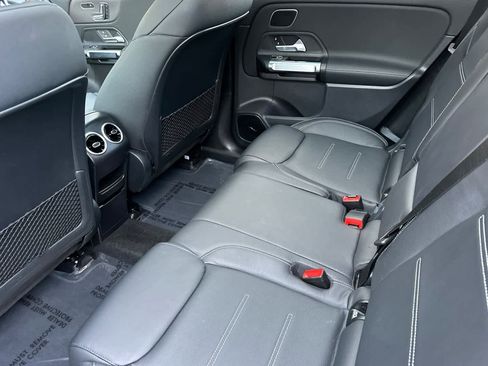 Used 2023 Mercedes-Benz EQB 300 4MATIC image 4