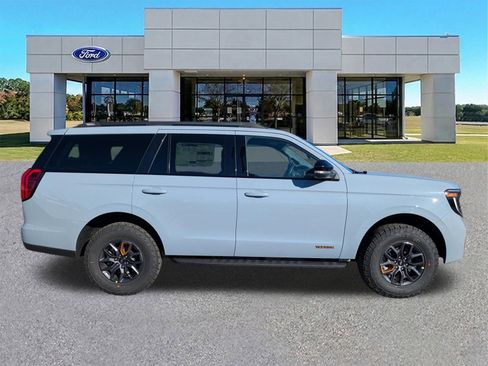 New 2025 Ford Expedition Tremor image 3