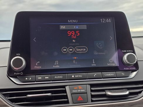 Used 2025 Nissan Altima 2.5 SV FWD image 12