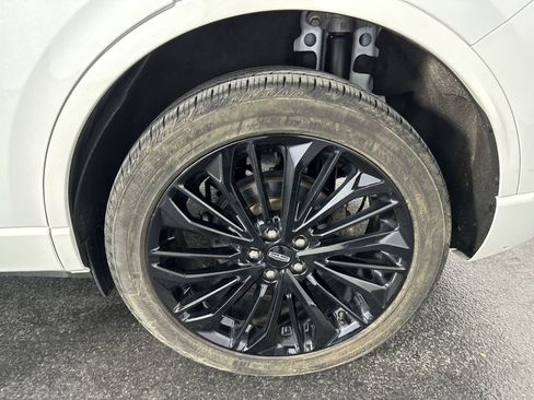 Used 2025 Lincoln Corsair FWD w/ Equipment Group 101A image 10