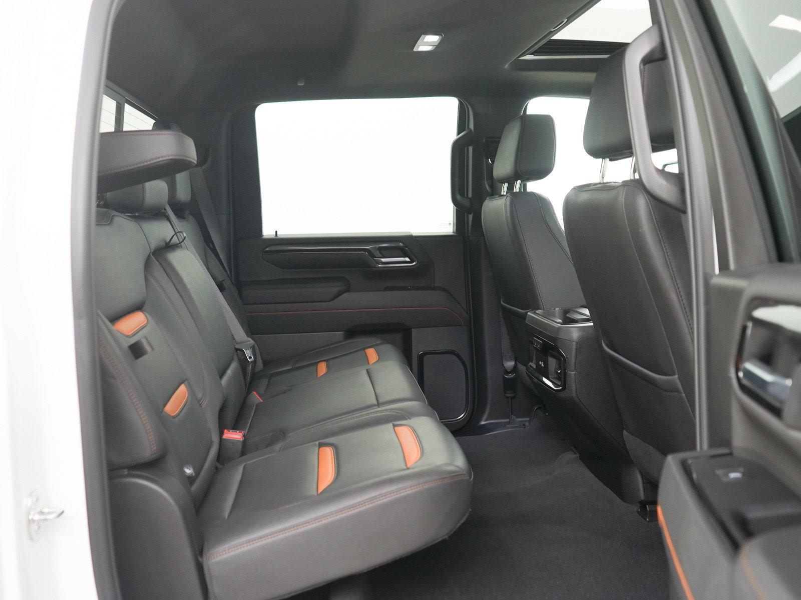 Used 2024 GMC Sierra 2500 AT4 w/ AT4 Preferred Package AWD/4WD image 11
