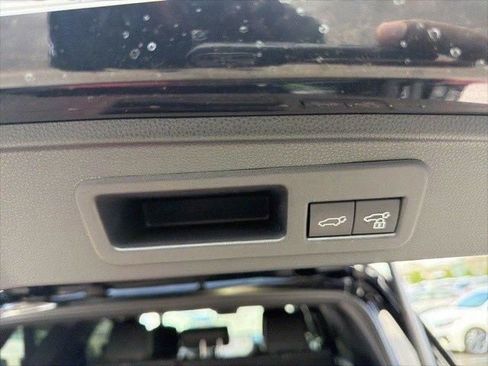 Used 2025 Toyota 4Runner Limited image 27