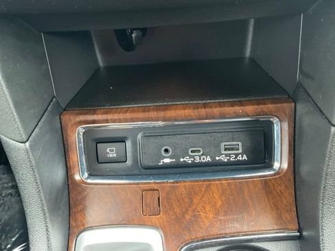 Used 2025 Subaru Ascent Touring AWD/4WD image 33