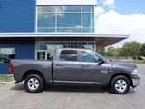 Used 2019 RAM 1500 Classic SLT w/ Luxury Group image 2