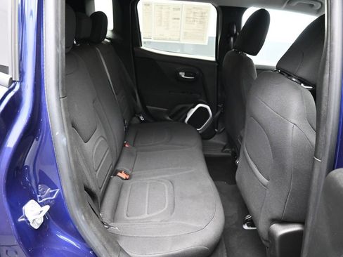 Used 2018 Jeep Renegade Latitude image 22