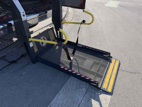 Used 2006 Ford E-350 and Econoline 350 XL image 15