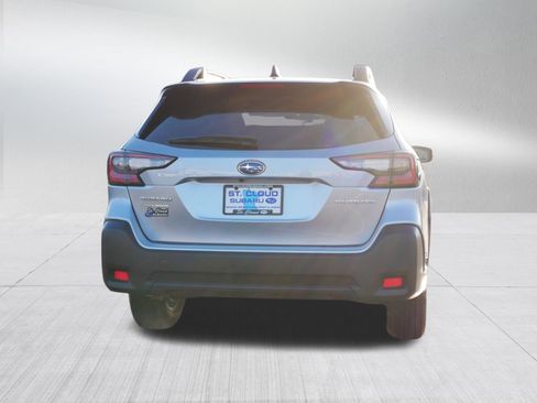 Used 2025 Subaru Outback Premium image 6