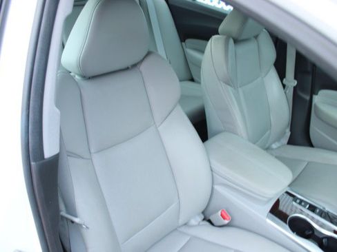 Used 2015 Acura TLX w/ Technology Package FWD image 5