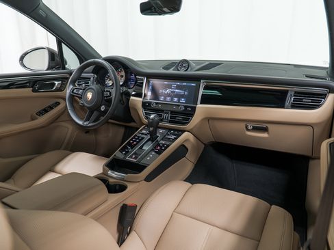 Used 2026 Porsche Macan Turbo image 18