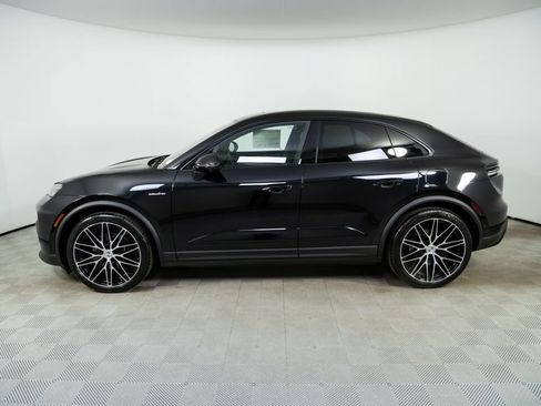 New 2026 Porsche Macan 4 Electric AWD/4WD image 2