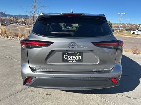 Used 2026 Toyota Highlander Limited image 40